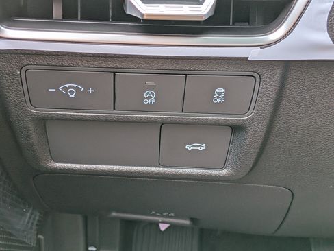 New 2026 Hyundai Elantra Limited FWD image 21