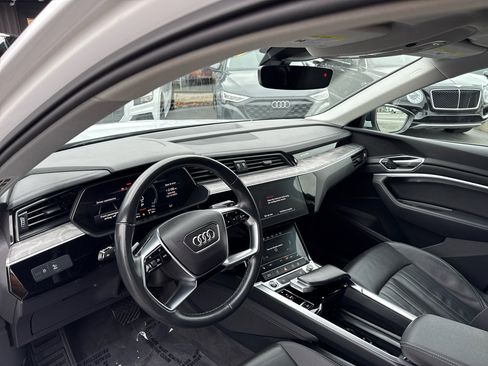 Used 2022 Audi e-tron Premium w/ Convenience Plus Package image 23