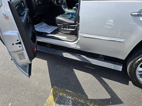 Used 2014 Cadillac Escalade Platinum AWD/4WD image 24