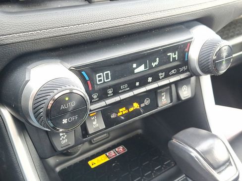 Used 2023 Toyota RAV4 XLE Premium image 29