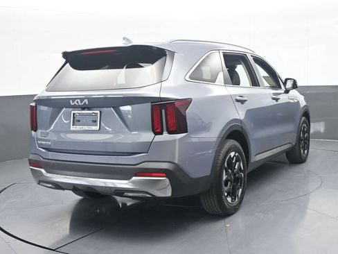Used 2025 Kia Sorento S FWD image 5