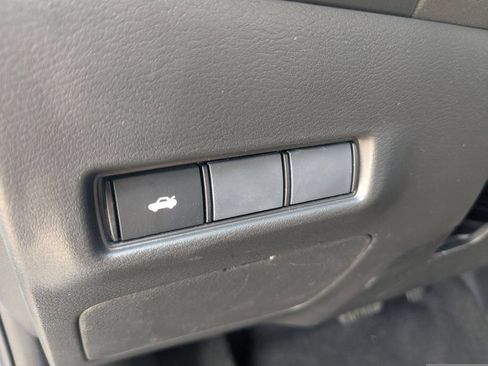 New 2026 Nissan Sentra SR w/ Floor Mat Package FWD image 23
