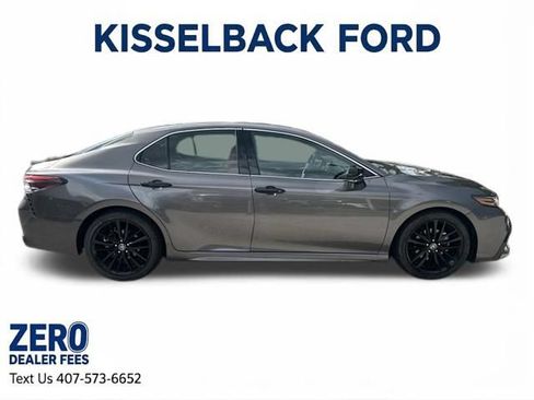 Used 2022 Toyota Camry XSE FWD image 4