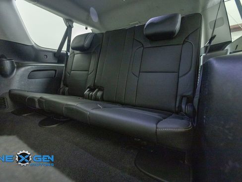 Used 2020 Chevrolet Suburban LT w/ Luxury Package AWD/4WD image 29