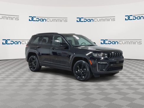 New 2026 Jeep Grand Cherokee Limited w/ Limited Altitude Package AWD/4WD image 2
