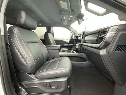 New 2026 Ford F250 Lariat w/ Black Appearance Package image 24