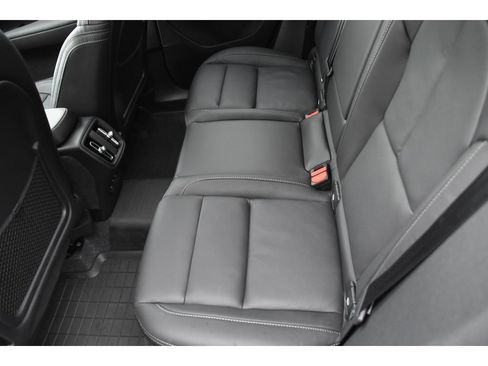 Certified 2025 Volvo XC40 B5 Core w/ Protection Package Premier image 13