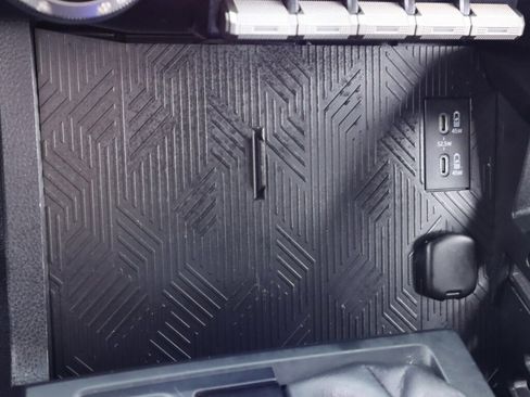 Used 2025 Toyota Tacoma SR5 image 23