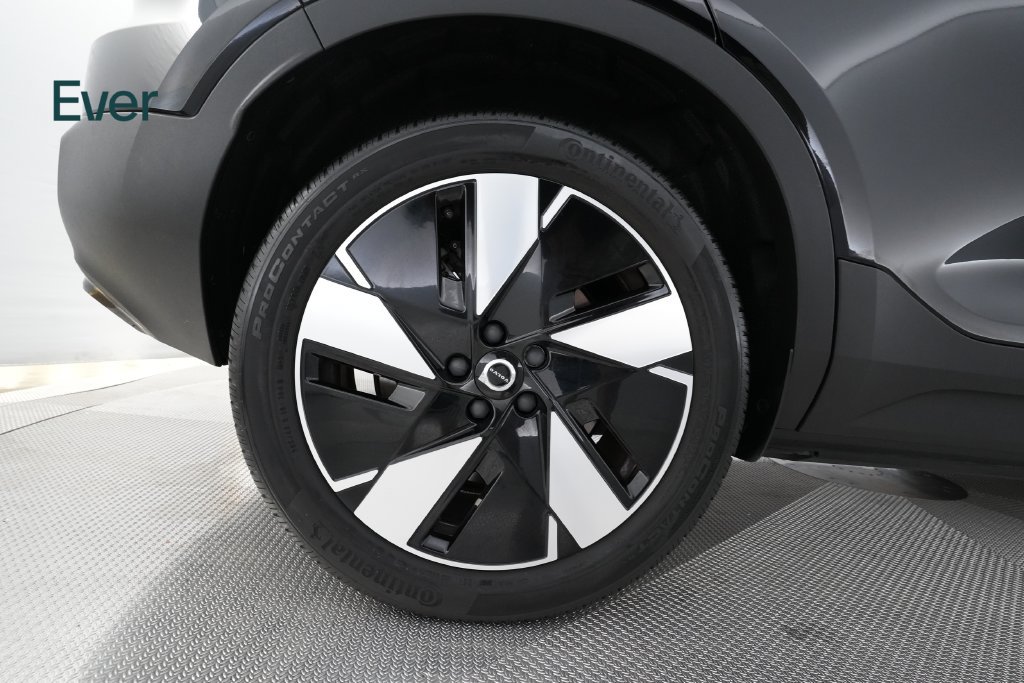 Used 2024 Volvo XC40 Recharge Core w/ Protection Package Premier AWD/4WD image 21