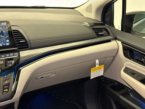 New 2026 Honda Odyssey Elite image 17