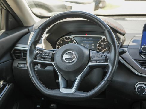 Used 2024 Nissan Altima 2.5 SR FWD image 16