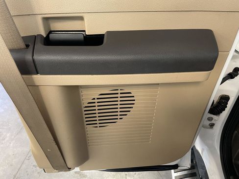 Used 2016 Ford F250 Lariat w/ Chrome Package image 23