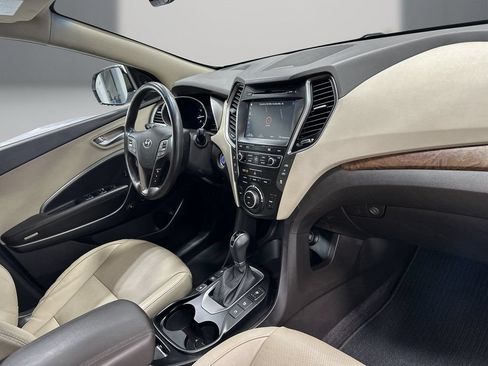 Used 2018 Hyundai Santa Fe Limited FWD image 16