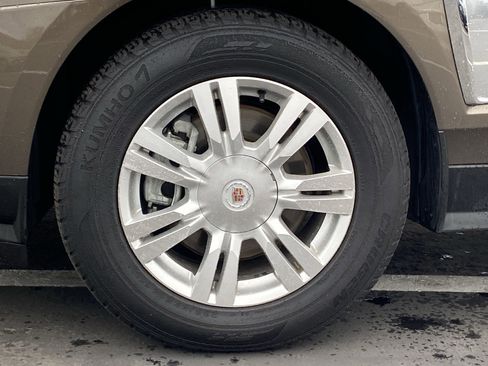 Used 2015 Cadillac SRX Luxury w/ Driver Awareness Package image 38