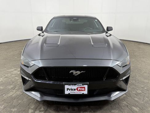 Used 2022 Ford Mustang GT RWD image 2
