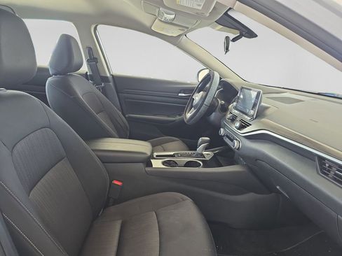 Used 2024 Nissan Altima 2.5 SV FWD image 17