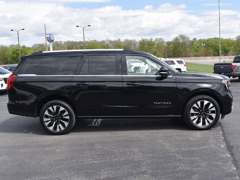 Used 2025 Ford Expedition Max Platinum w/ Driver's Package AWD/4WD image 16