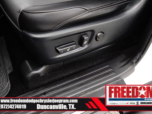 Used 2022 Toyota 4Runner SR5 Premium w/ Moonroof Package AWD/4WD image 36