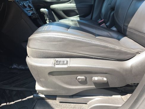 Used 2018 Buick Encore Essence FWD image 31