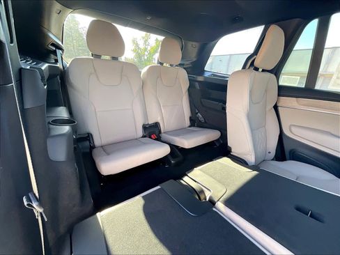 New 2026 Volvo XC90 T8 Plus w/ Protection Package Premier image 28