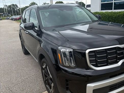 Used 2024 Kia Telluride S w/ S Sunroof Package FWD image 3
