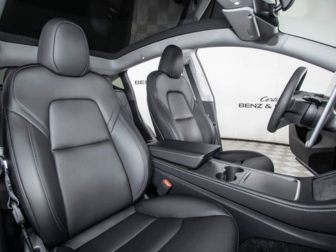 Used 2025 Tesla Model Y Performance image 19