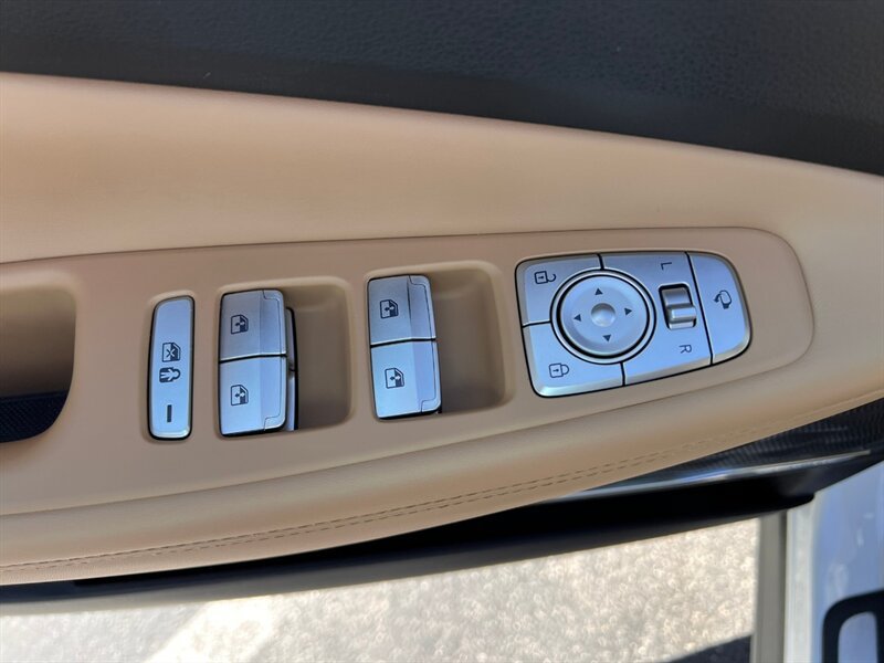 Used 2023 Hyundai Santa Fe Calligraphy AWD/4WD image 27