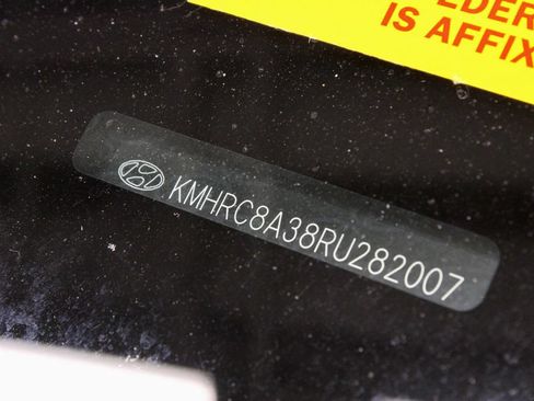 Used 2024 Hyundai Venue SEL FWD image 34