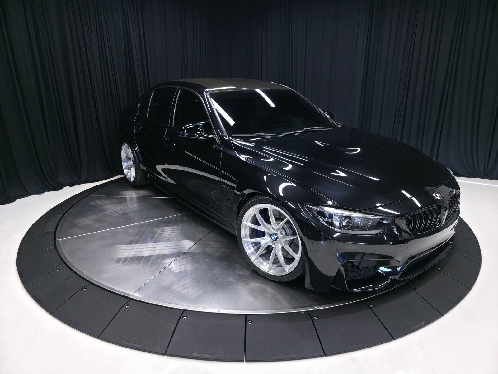 Used 2018 BMW M3 w/ Competition Package RWD image 16
