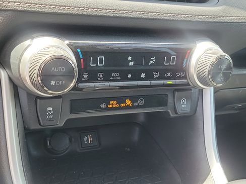 Used 2023 Toyota RAV4 XLE image 29