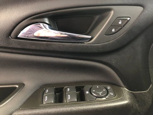 Used 2024 Chevrolet Equinox RS AWD/4WD image 38
