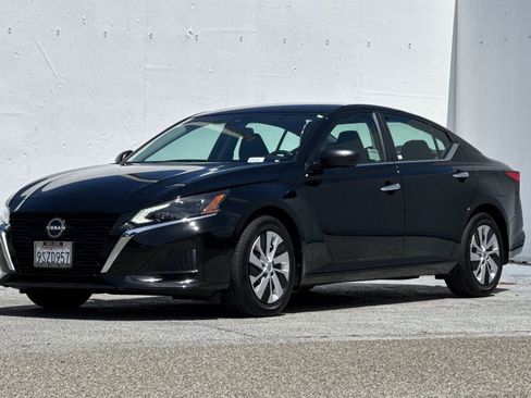 Certified 2024 Nissan Altima 2.5 S FWD image 8