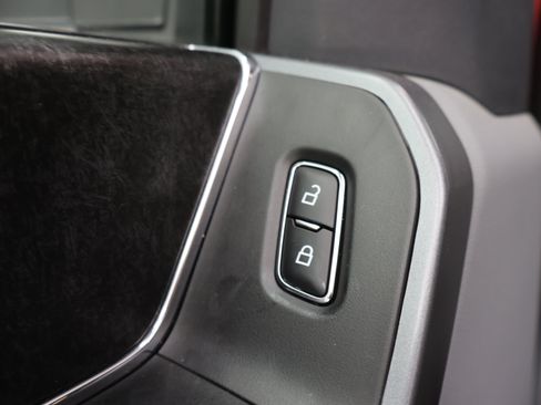 Used 2025 Ford F350 XLT w/ Black Appearance Package AWD/4WD image 43