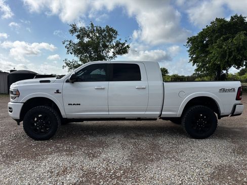Used 2020 RAM 2500 Laramie AWD/4WD image 2