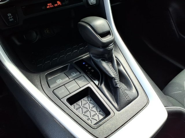Used 2024 Toyota RAV4 XLE FWD image 15
