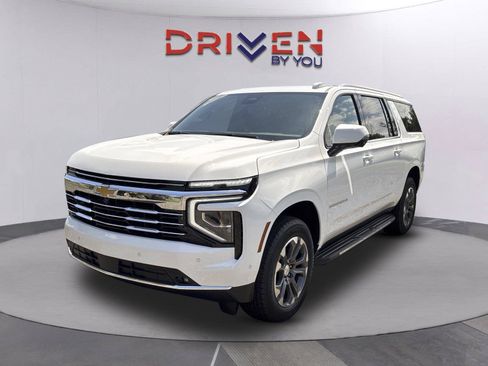 New 2026 Chevrolet Suburban LT w/ Comfort Package RWD image 8