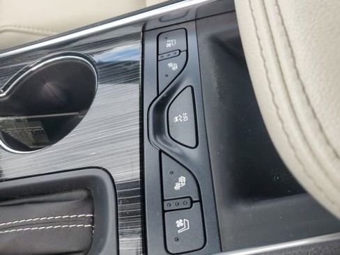 Used 2018 Chevrolet Impala Premier w/ Premier Confidence Package image 18