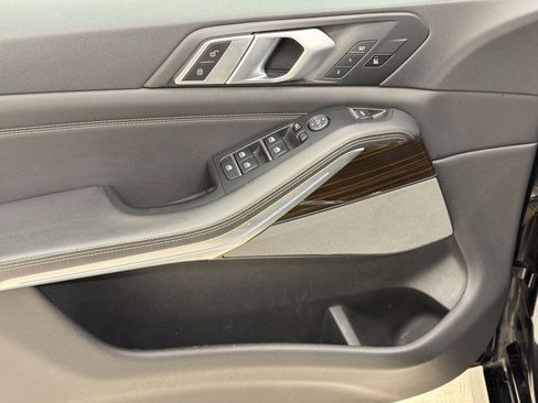 Used 2019 BMW X5 xDrive40i w/ M Sport Package AWD/4WD image 13