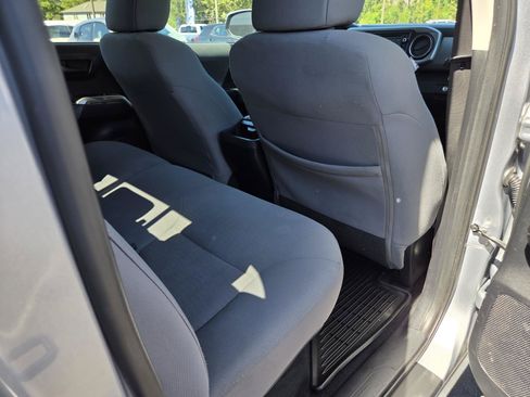 Used 2019 Toyota Tacoma SR5 AWD/4WD image 19