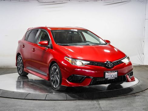 Certified 2017 Toyota Corolla iM w/ Carpet Mat Package FWD image 6