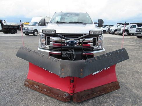 Used 2019 Ford F250 XLT w/ Snow Plow Prep Package AWD/4WD image 8