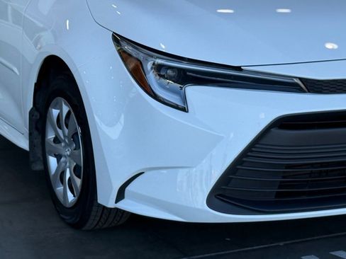 Certified 2025 Toyota Corolla LE image 9