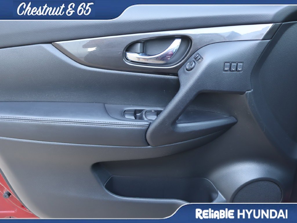 Used 2019 Nissan Rogue SV w/ Sun & Sound Touring Package AWD/4WD image 21
