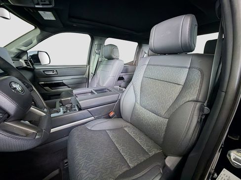Used 2025 Toyota Tundra Limited AWD/4WD image 14