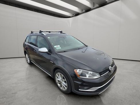 Used 2017 Volkswagen Golf Alltrack SE image 13