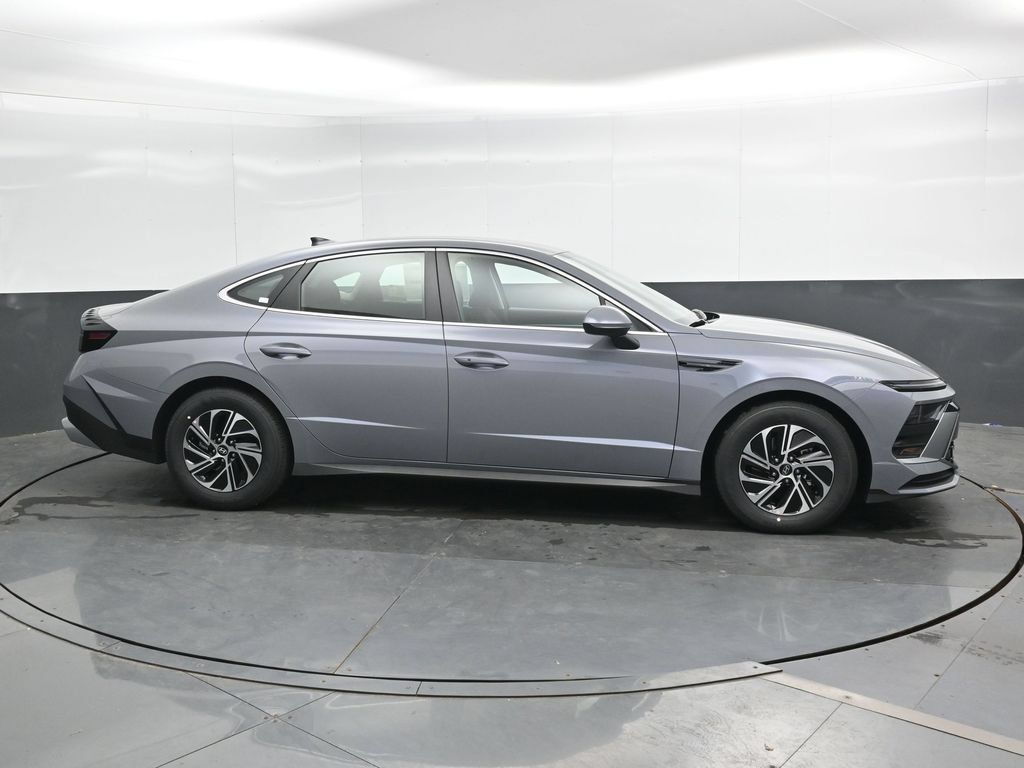 New 2026 Hyundai Sonata Blue FWD image 3