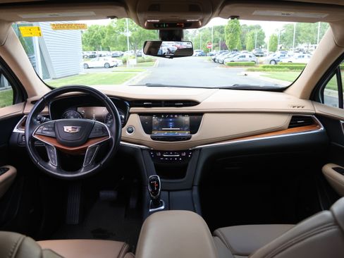 Used 2019 Cadillac XT5 Platinum image 17