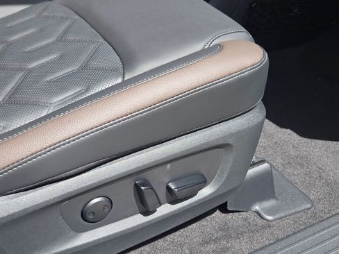 New 2026 Nissan Pathfinder Platinum AWD/4WD image 5