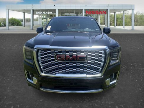 Used 2024 GMC Yukon Denali w/ Advanced Technology Package AWD/4WD image 9