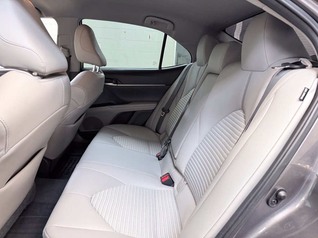 Used 2020 Toyota Camry SE FWD image 23